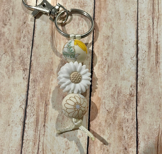 Flower zipper pull